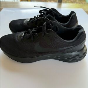 Nike Men's Black Athletic Shoes